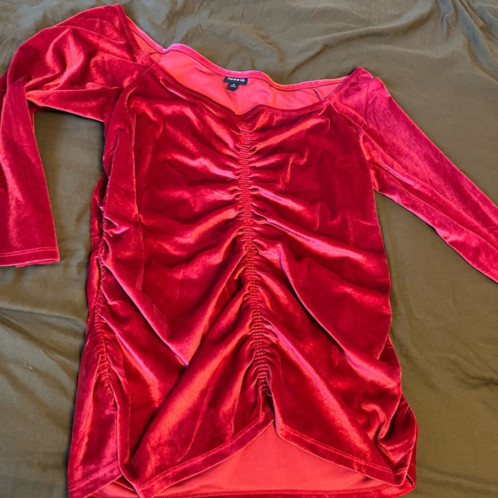Torrid size 2 red velvet off shoulder shirt soo beautiful